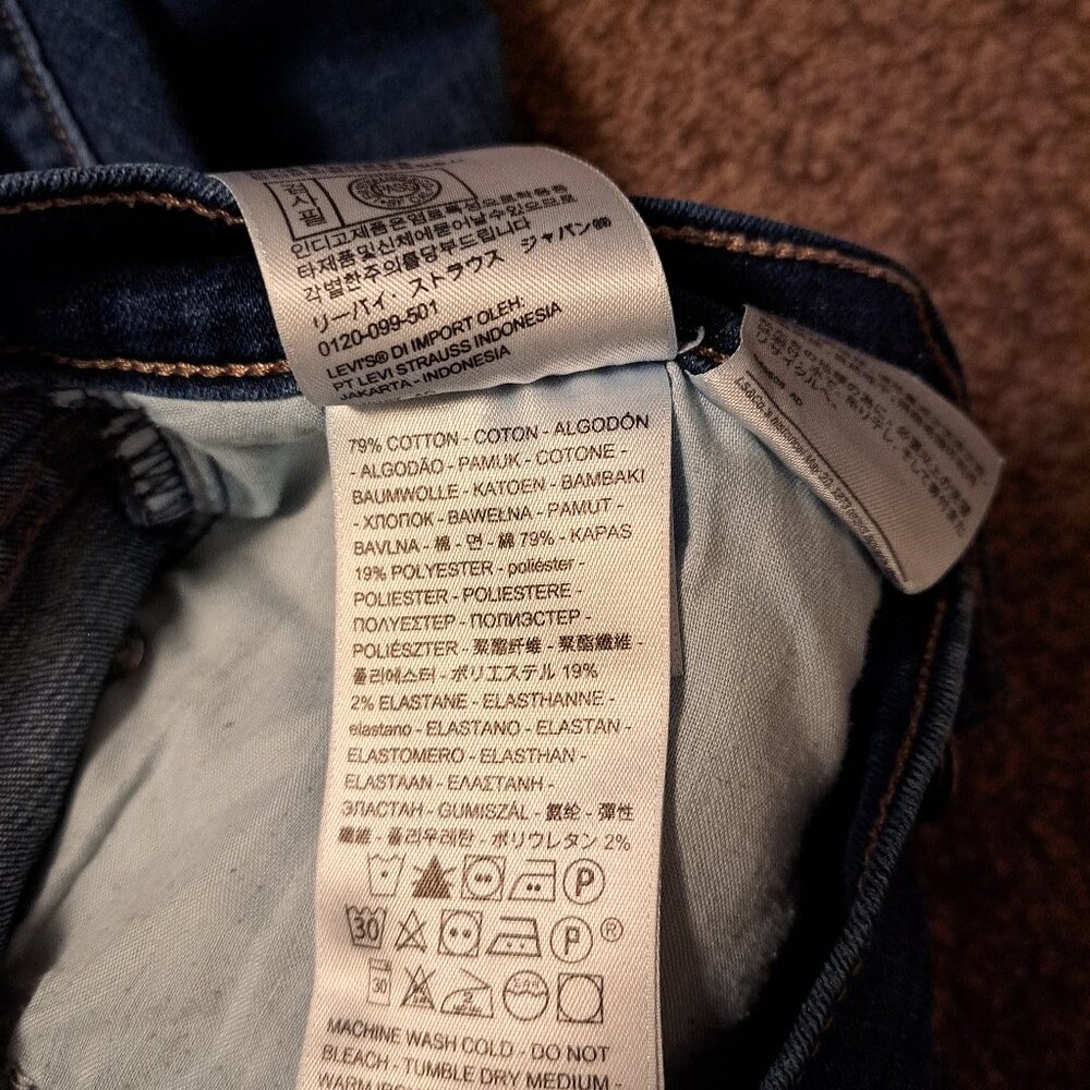 Levi's Curvy High-Rise Bootcut Denim Jeans - Picture 7 of 10